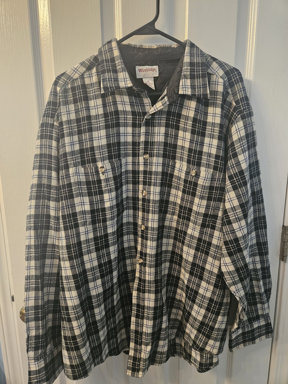 🎉 6 Items/$15 🎉 Men's Black & White Plaid Button-Up Shirt